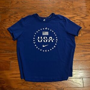 Nike boxy team USA limited edition shirt M